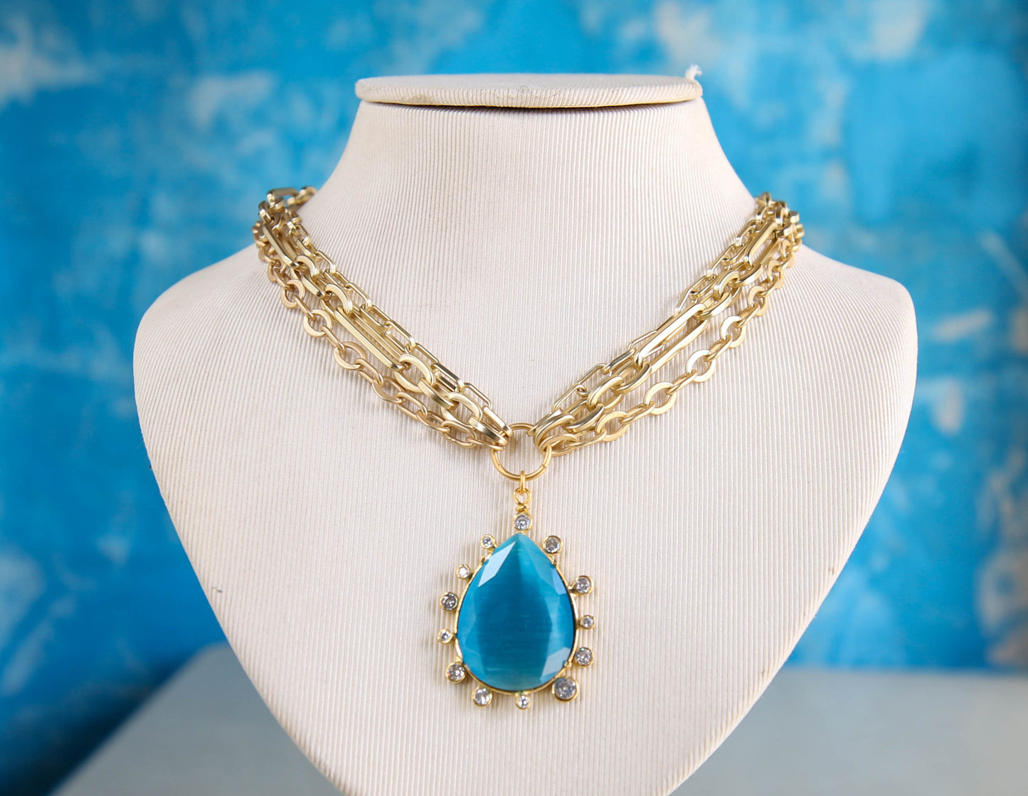 Soléa Multi Chain Pendant in Greens